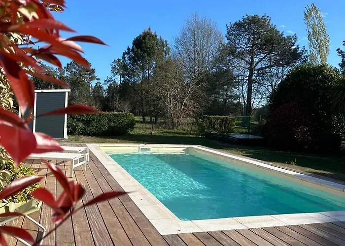 Дом отдыха Maison Au Calme Sur Le Golf Avec Piscine Privee *