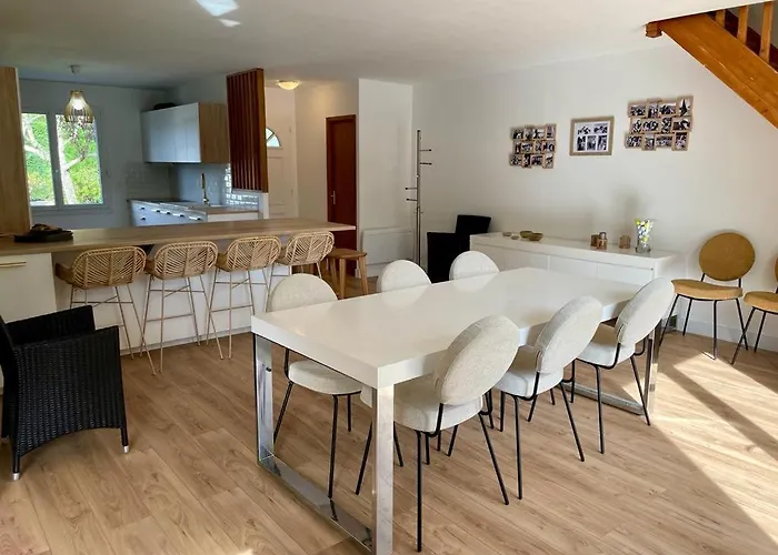 Maison Au Calme Sur Le Golf Avec Piscine Privee Дом отдыха