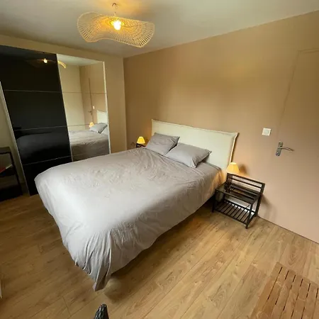 Hébergement de vacances Maison Au Calme Sur Le Golf Avec Piscine Privée