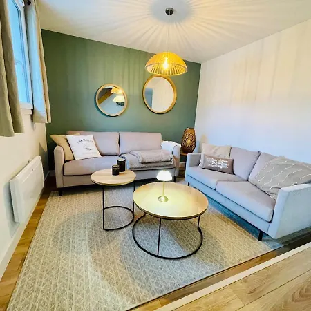 Hébergement de vacances Maison Au Calme Sur Le Golf Avec Piscine Privée *